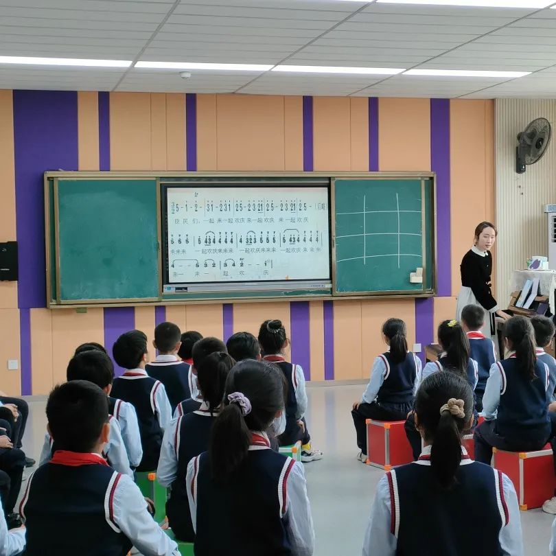 《水上音乐》教学反思_水上音乐音乐教学反思_音乐水上的歌教学反思