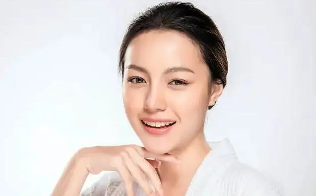 枸杞喝多了皮肤得不得发黄_长期喝黑枸杞皮肤好得不得了_喝枸杞脸变黑