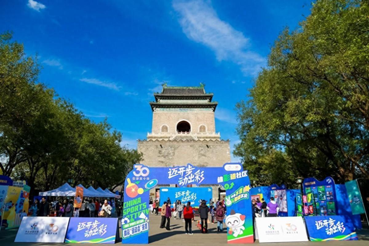 广场出彩舞人中国舞蹈视频_出彩中国人机械舞_出彩中国人广场舞