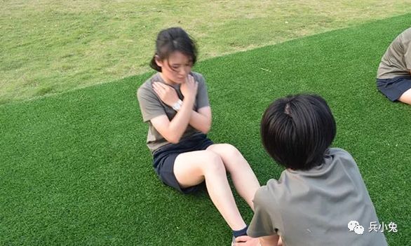 月经期仰卧起坐可以做吗_经期坐仰卧起做可以长高吗_经期可以做仰卧起坐
