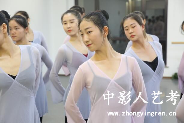 舞蹈一级考试玩娃娃_舞蹈考级玩娃娃_娃娃舞蹈考级有什么用