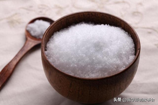 问鼎娱乐电子游戏 身体出现这些迹象，提醒你吃盐太多了，要赶紧控制好