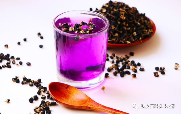 得枸杞喝长期皮肤黑好还是不好_长期喝黑枸杞皮肤好得不得了_喝枸杞脸变黑