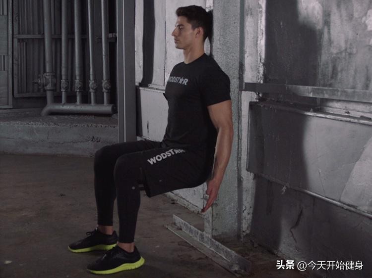 健身椅支撑怎么做_靠墙蹲_恶魔之椅锻炼方法