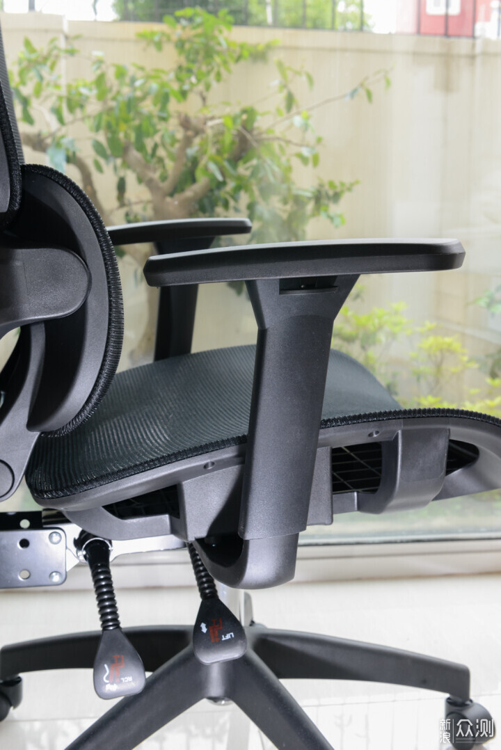 夏草木人体工学椅Fit带来进阶的舒适护腰凉爽_新浪众测