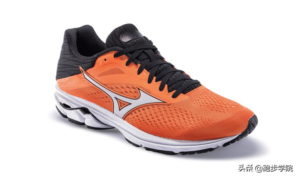 跑鞋透气性测试_夏季跑步鞋选择指南_什么牌子跑步机质量好