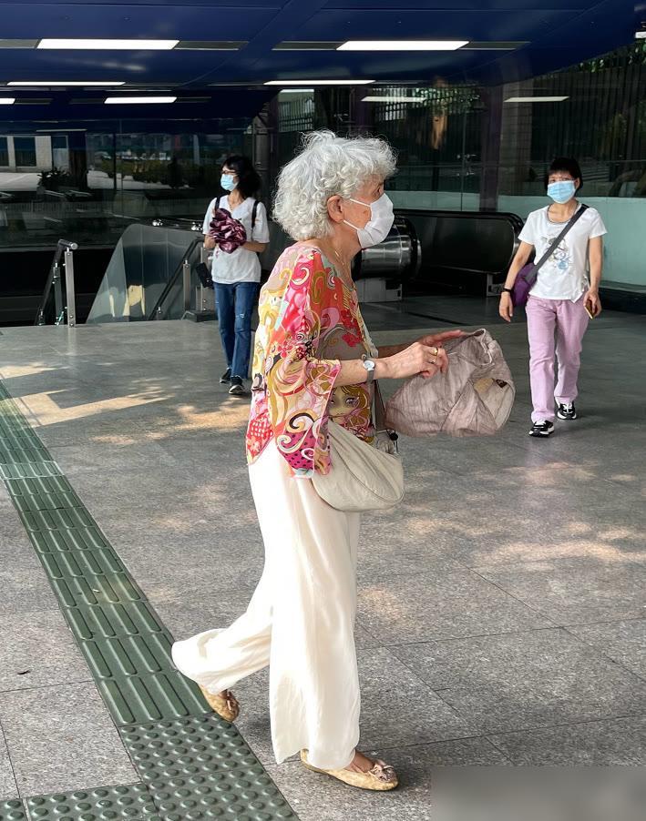 淘宝广场舞中老年服装裤子_老年人如何挑选优雅裤子_适合老年人穿搭的裤子