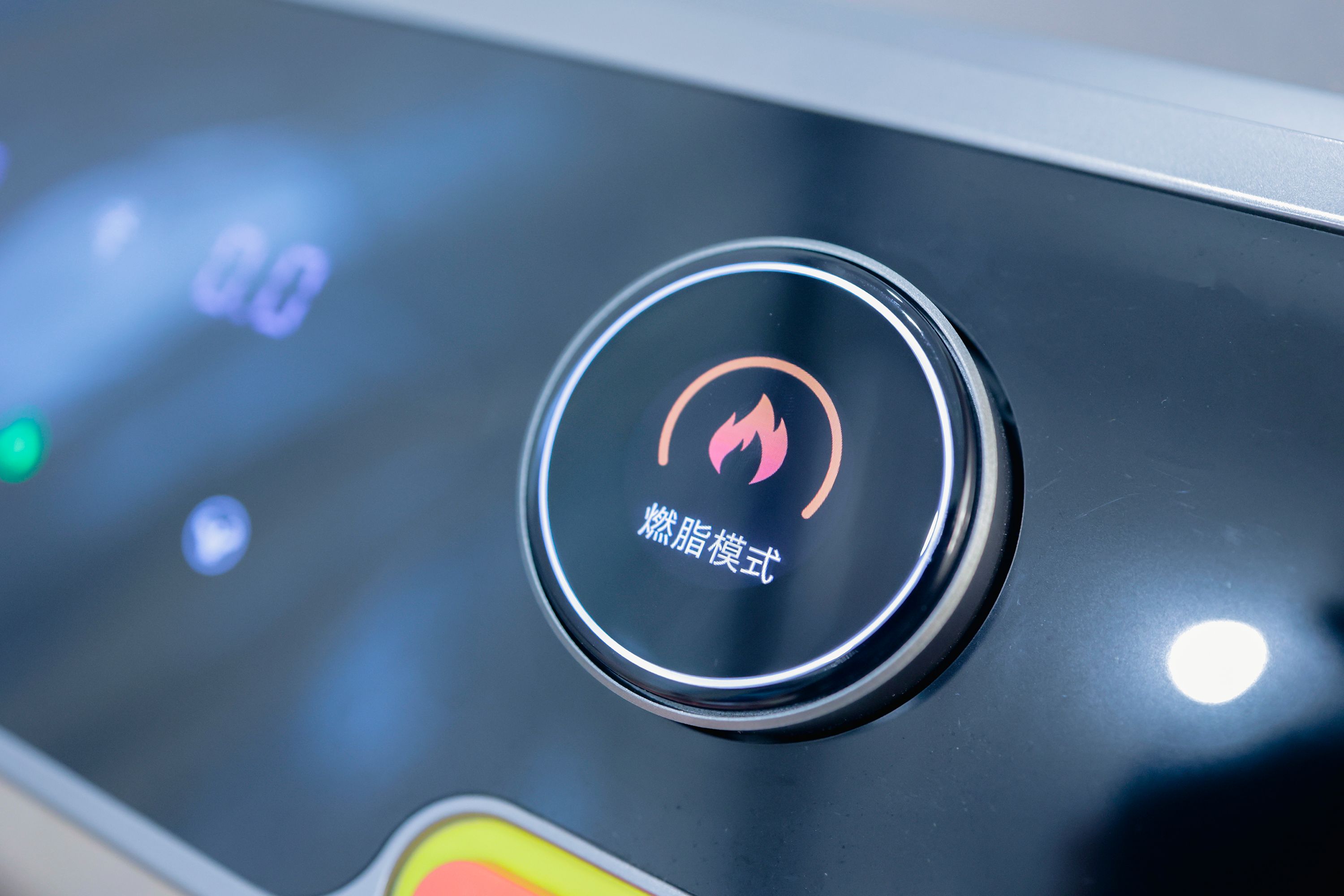 家用跑步机什么牌子的好_荣耀亲选磁悬浮减震跑步机品质做工分析_荣耀亲选磁悬浮减震跑步机免安装收纳设计