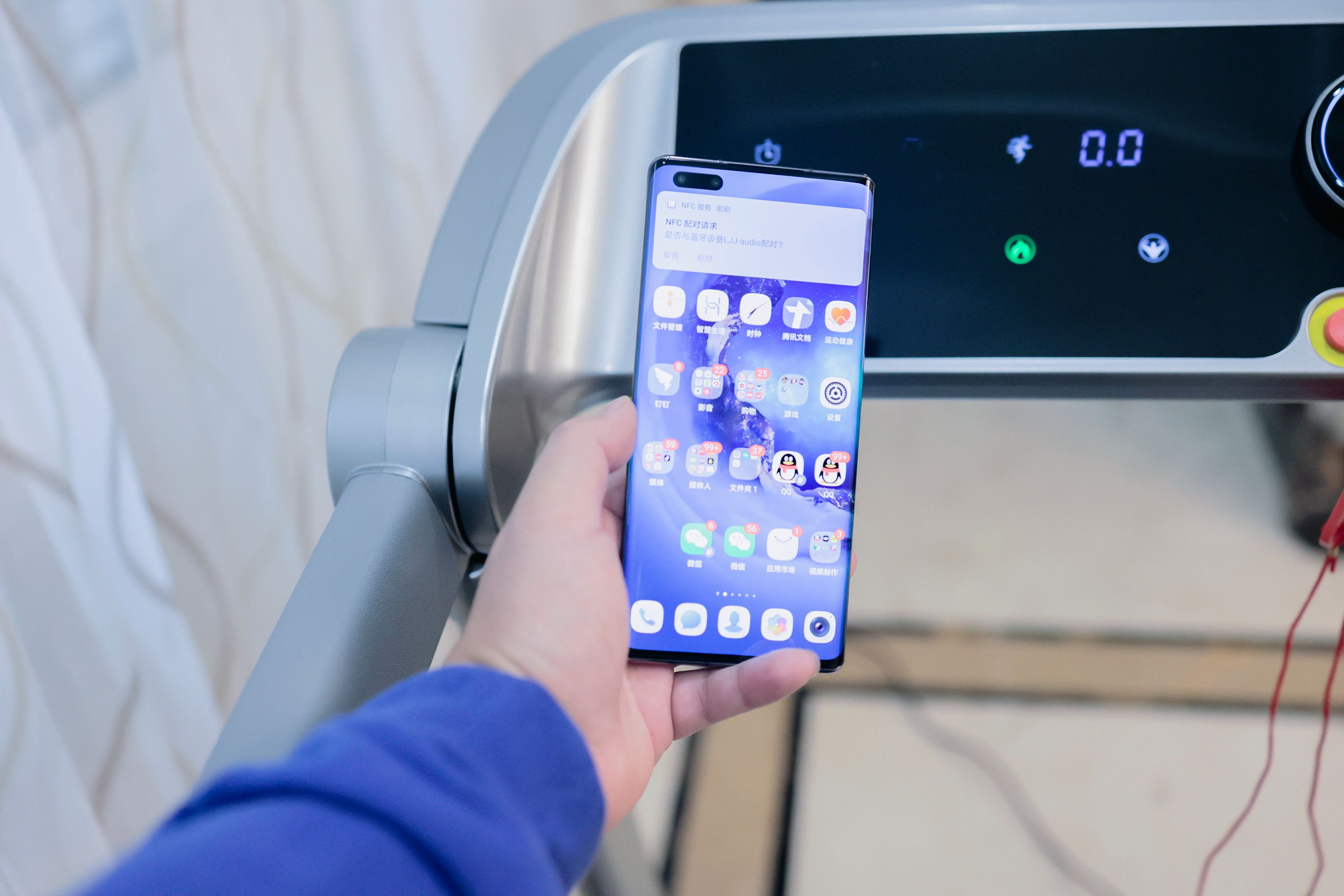 荣耀亲选磁悬浮减震跑步机品质做工分析_荣耀亲选磁悬浮减震跑步机免安装收纳设计_家用跑步机什么牌子的好