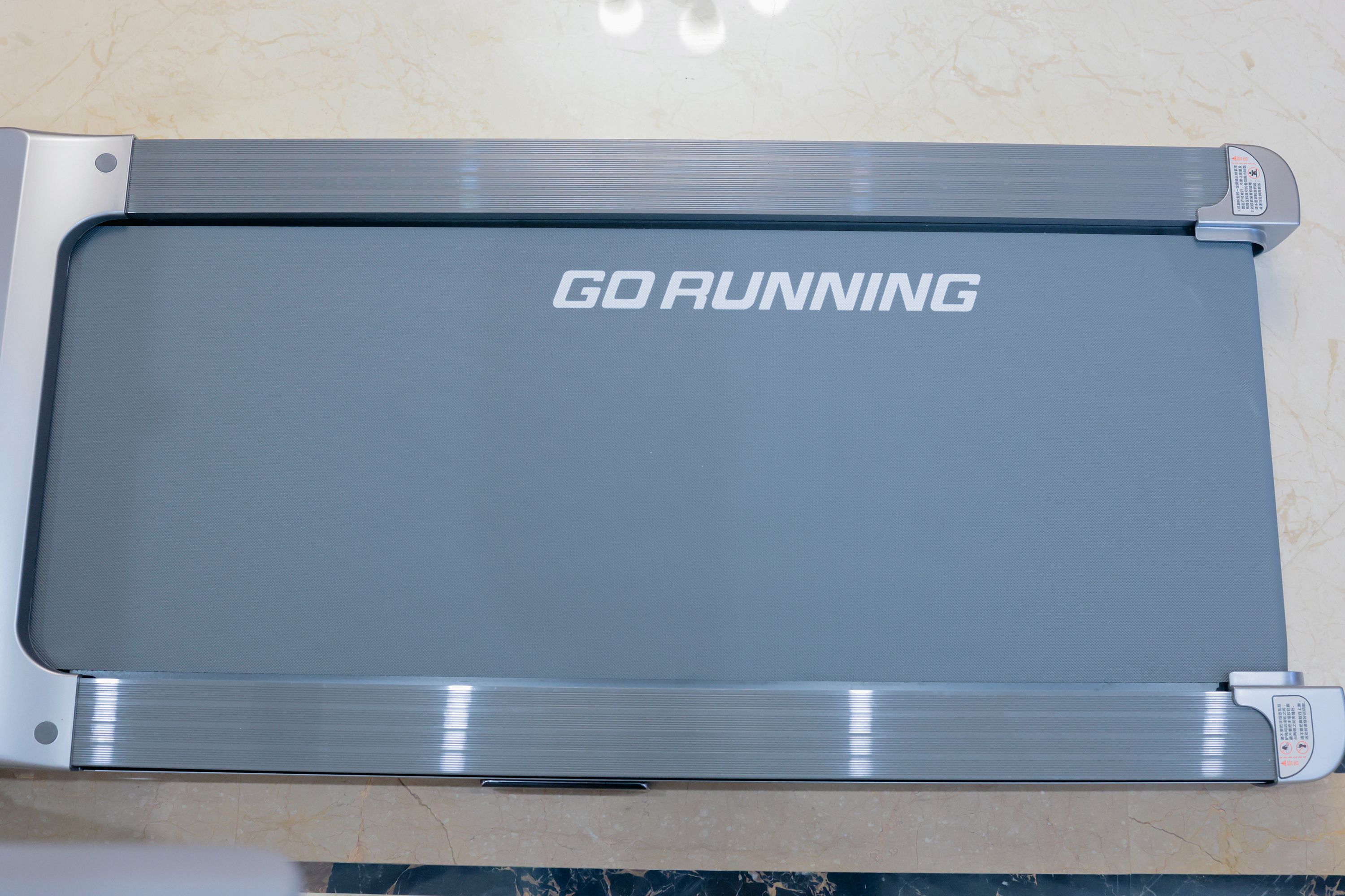 荣耀亲选磁悬浮减震跑步机品质做工分析_家用跑步机什么牌子的好_荣耀亲选磁悬浮减震跑步机免安装收纳设计