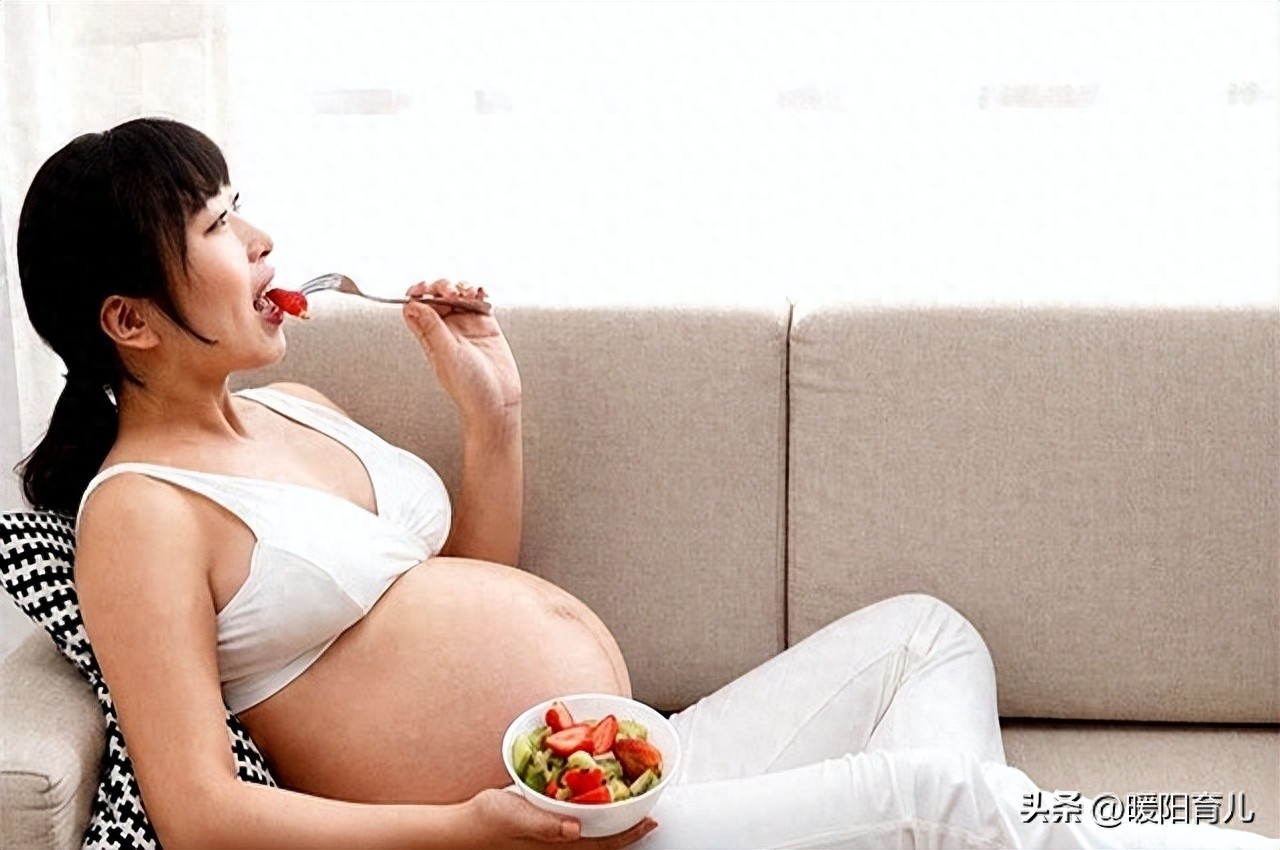 问鼎娱乐 孕期别贪嘴，不想伤了胎儿，这些食物3吃5不吃