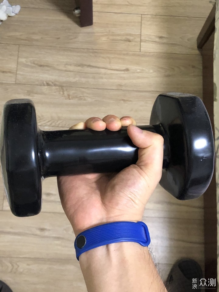 让肥宅轻松锻炼,好用不贵的家用健身器材推荐_新浪众测