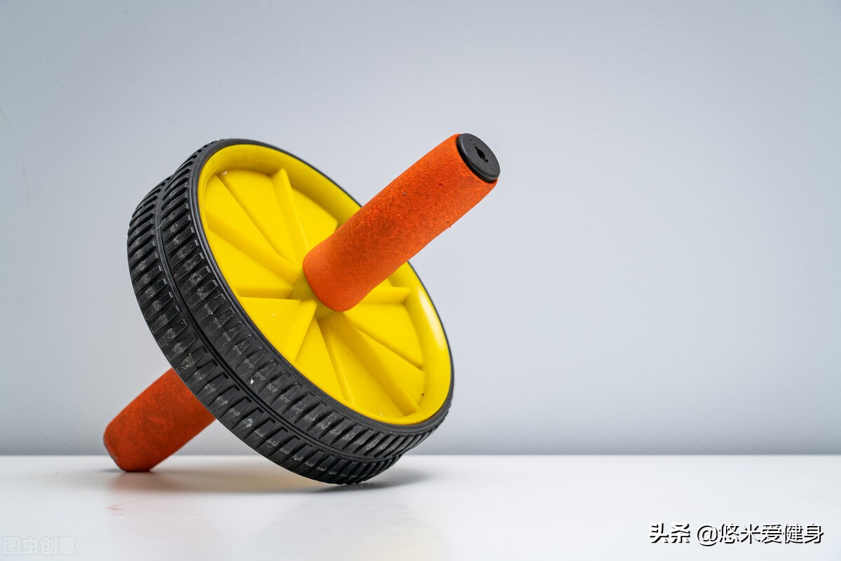 问鼎娱乐下载链接入口 用健腹轮训练，每天做50个，1个月后能不能练出腹肌？