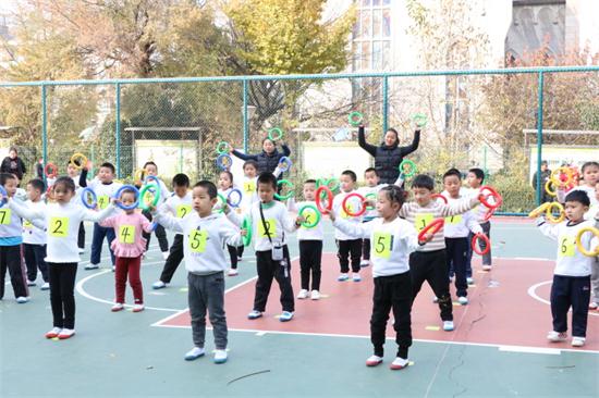 问鼎娱乐下载链接入口 历下一幼林景园：趣味运动会 童趣多多