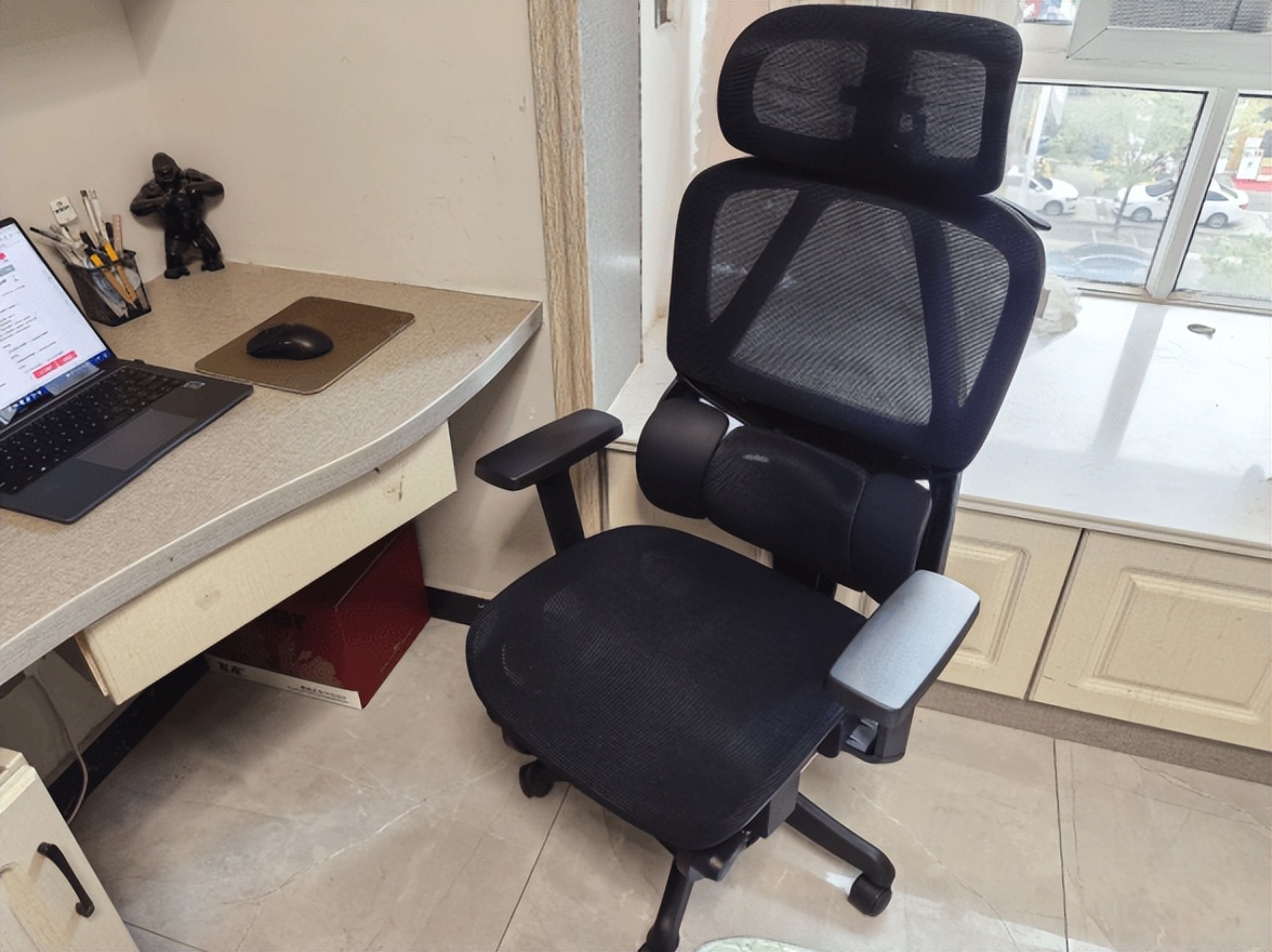 最新上下摇晃的健身椅_人体工学椅选购指南_劣质人体工学椅问题