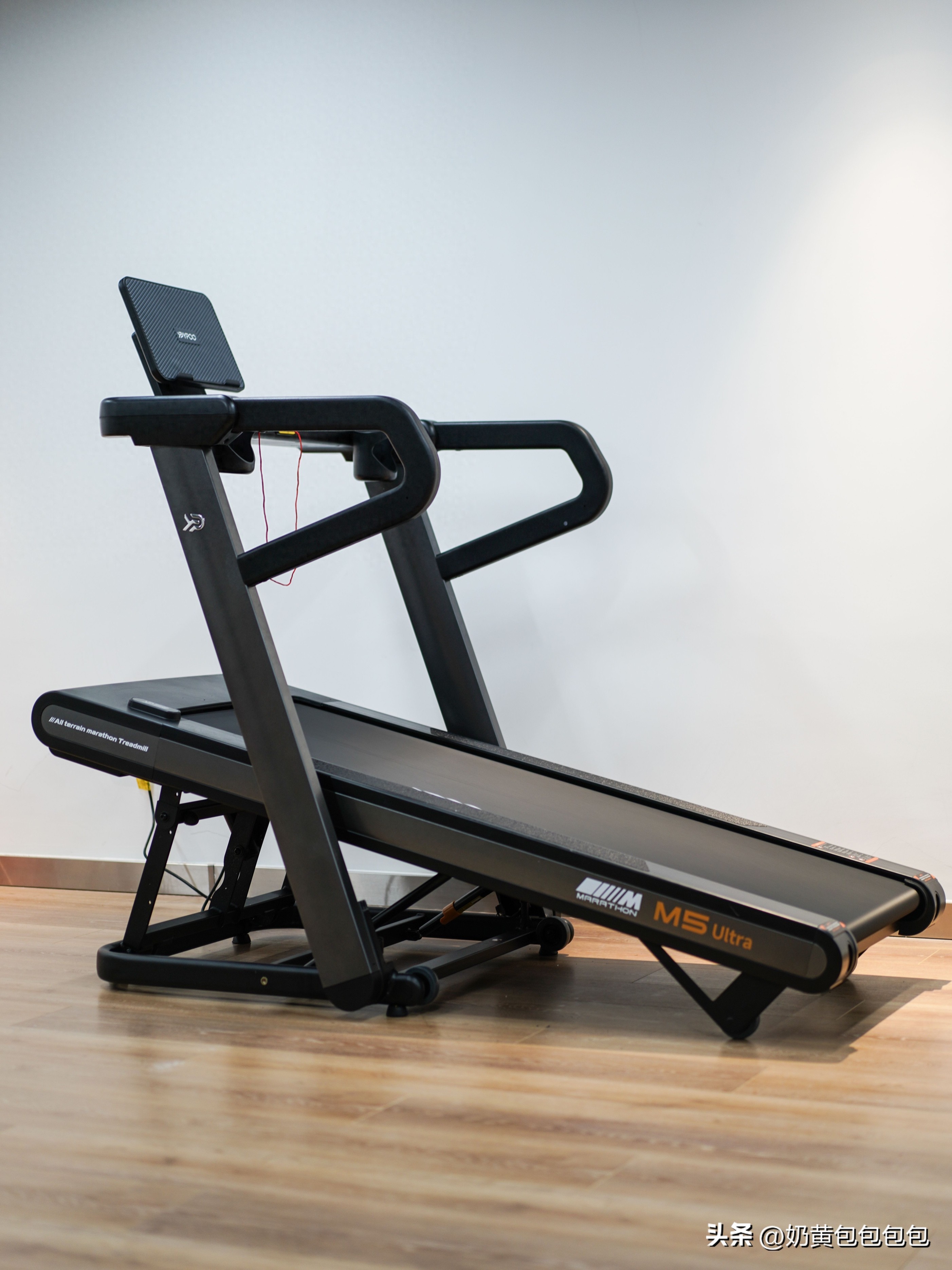 跑步机坡度调节_什么牌子的跑步机好?_易跑M5Ultra测评