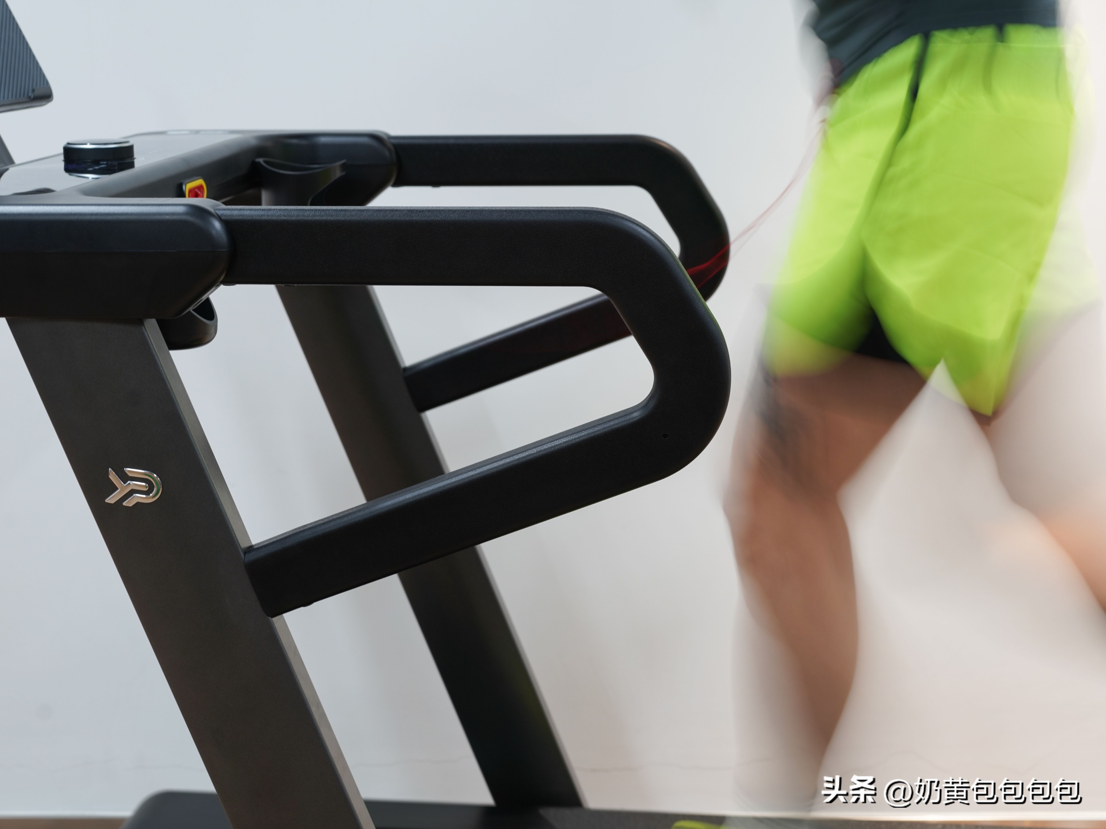 跑步机坡度调节_什么牌子的跑步机好?_易跑M5Ultra测评