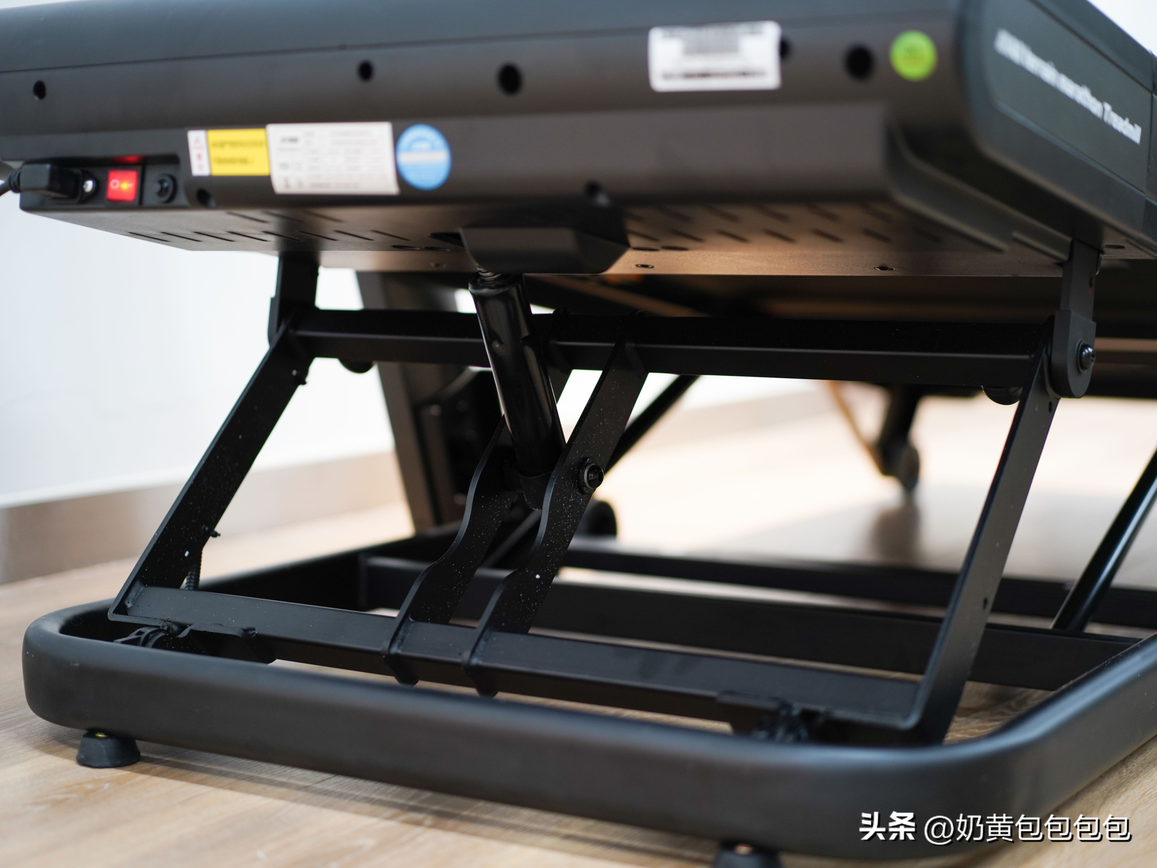 跑步机坡度调节_什么牌子的跑步机好?_易跑M5Ultra测评