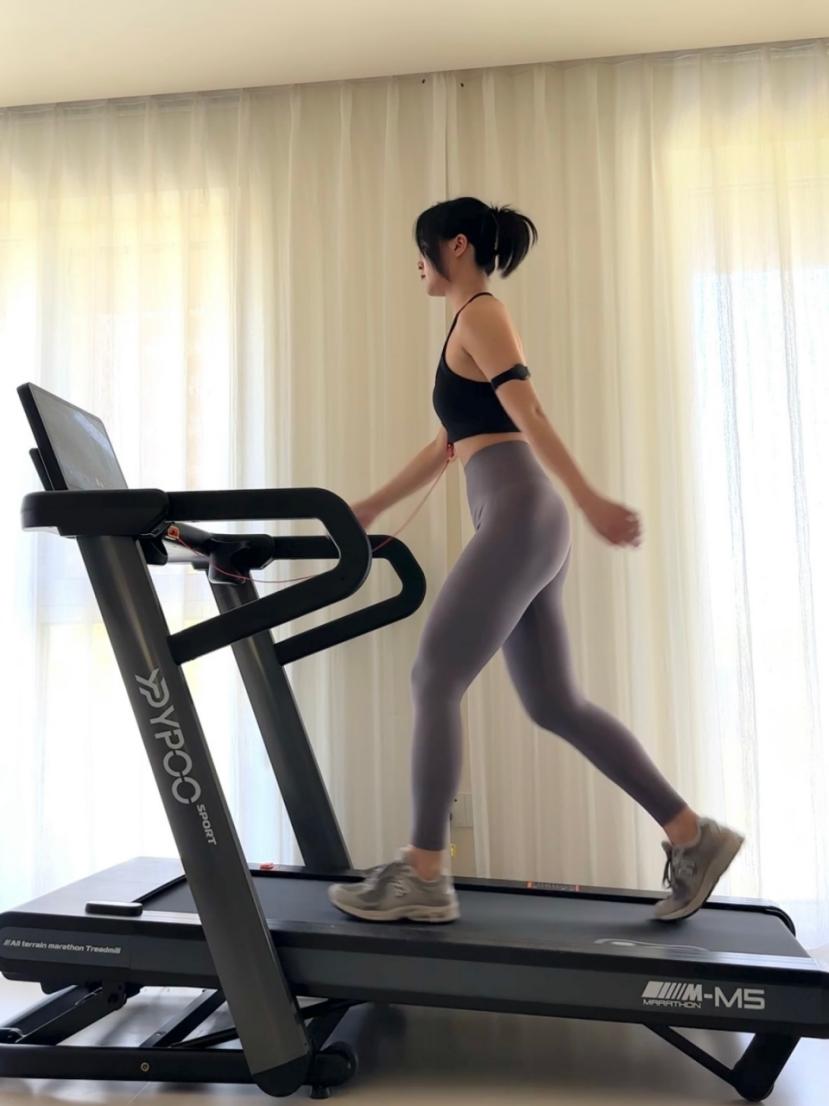 易跑M5与麦瑞克X7对比_网上买跑步机什么牌子好_家用跑步机推荐3000元