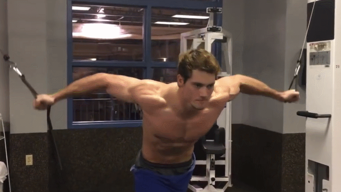 坐姿器械飞鸟训练方法_胸肌中部强化训练_大飞鸟综合训练器