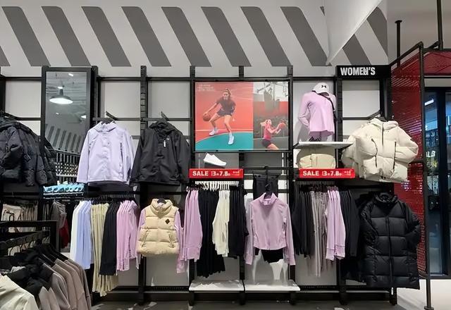 天天打折没人抢 安德玛 库存积压_安德玛健身手套