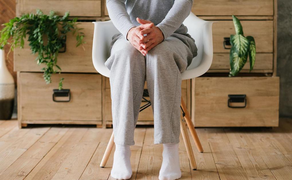 居家安全运动_老年人椅子操_多功能哑铃凳健身椅