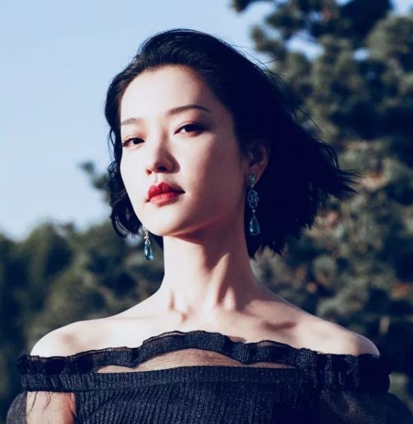 面部线条流畅_女人显老脸部特征苹果肌_饱满额头