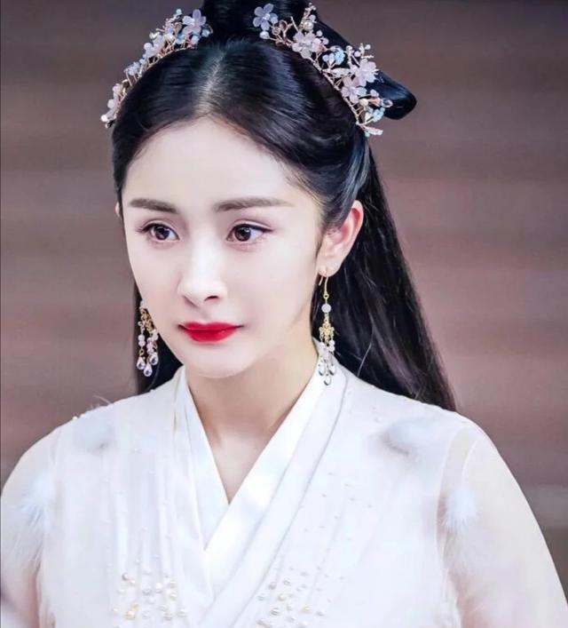 白皙皮肤 桃花眼 苹果肌突出_女人显老脸部特征苹果肌