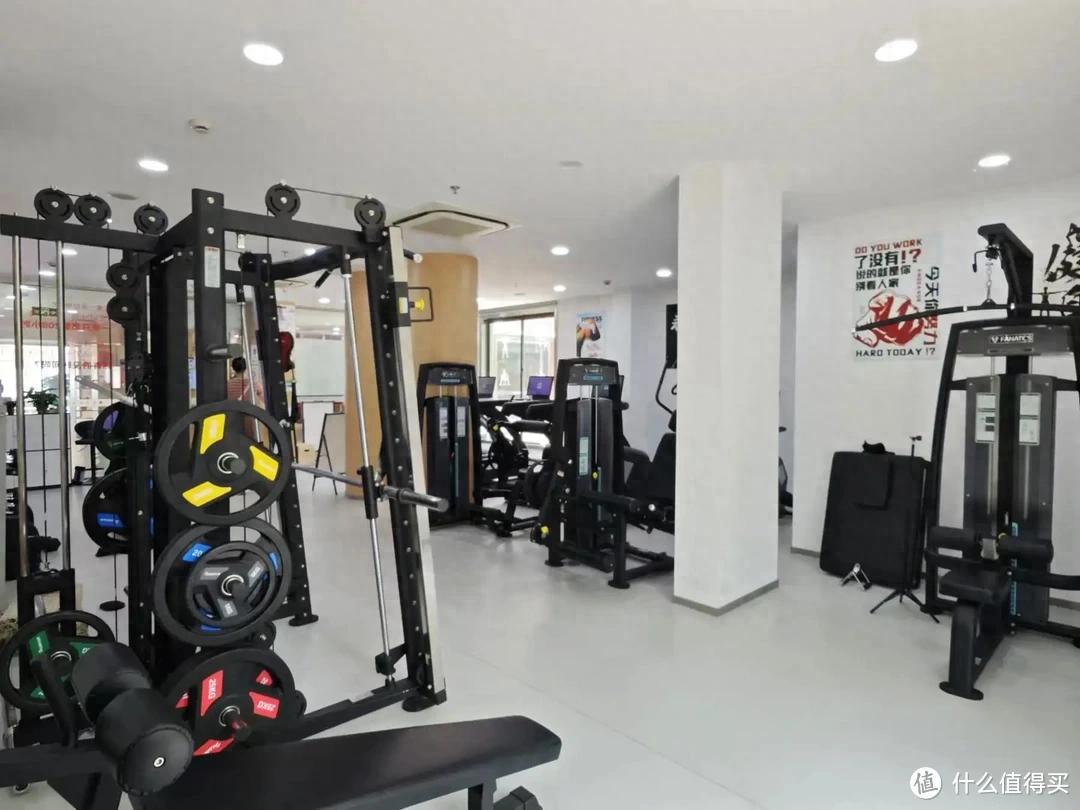 健身椅使用说明_哑铃凳选购指南_共享健身房体验